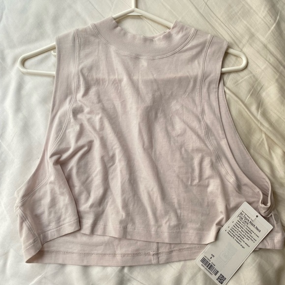 BNWT lululemon All Yours Cropped Tank - Picture 4 of 4